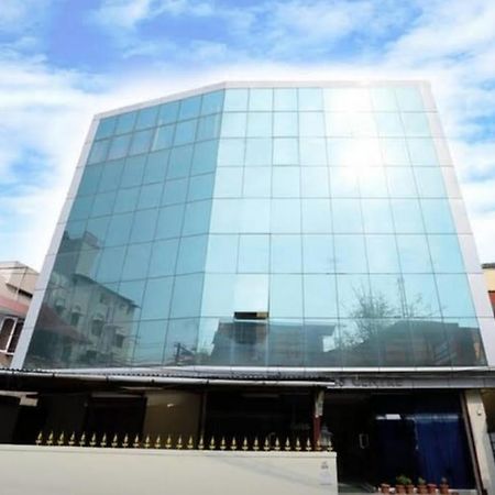Hotel Gamas Inn Thiruvananthapuram Exteriör bild