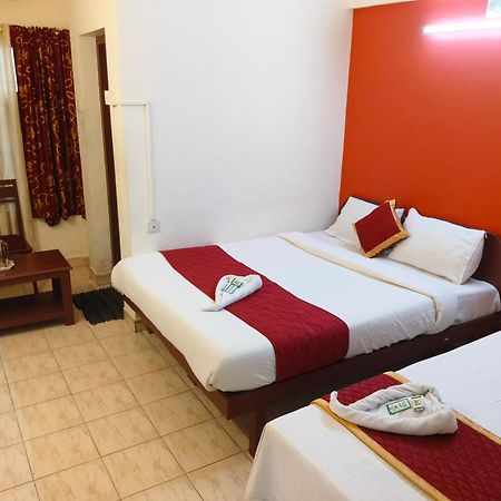 Hotel Gamas Inn Thiruvananthapuram Exteriör bild
