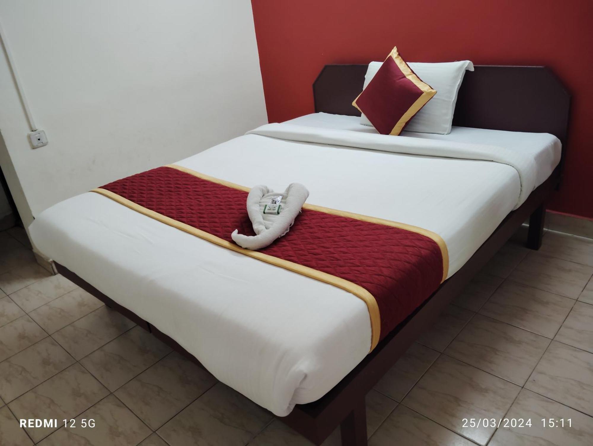 Hotel Gamas Inn Thiruvananthapuram Exteriör bild